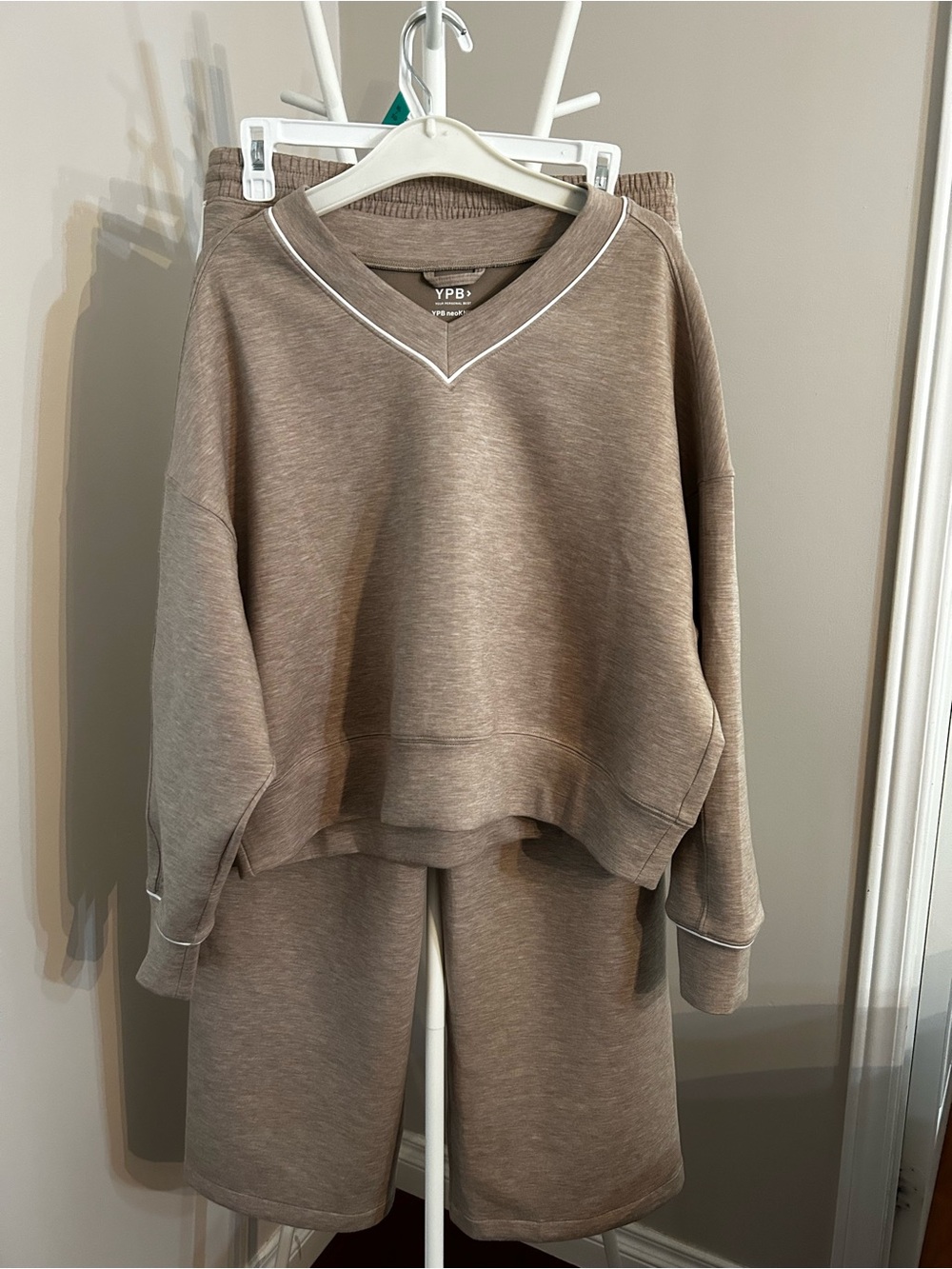 Abercrombie & Fitch Wide-Leg Sweat and v neck sweatshirt full Set